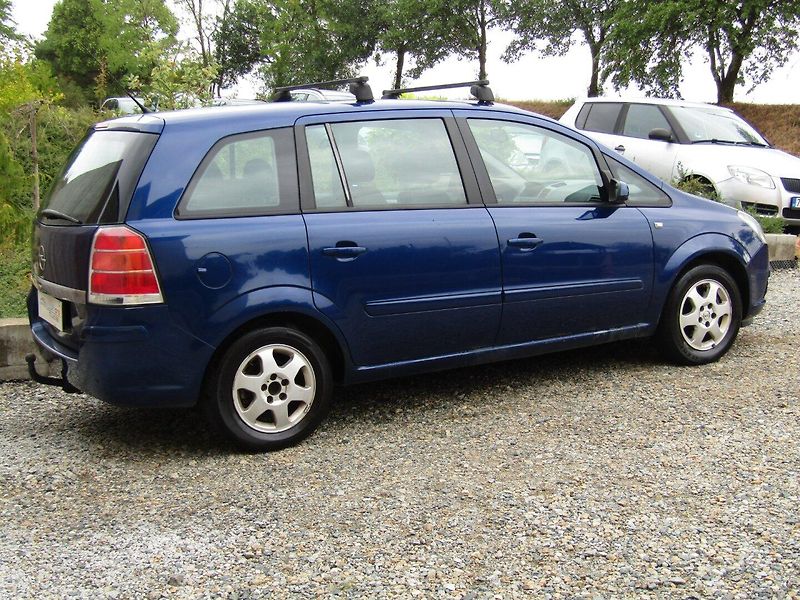 Opel Zafira (2005) 1.6 16V  7 MÍST - fotka 10 z 35