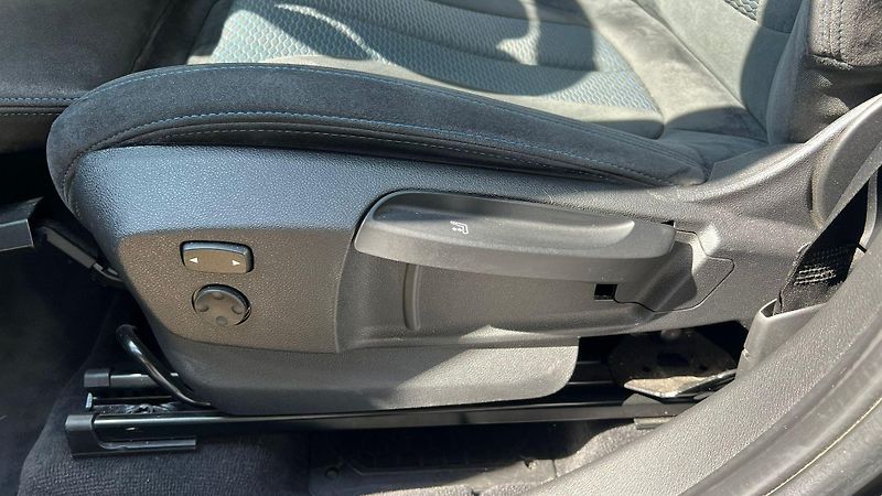 BMW X1 (2018) XDrive 20d,M Sportpaket,LED - fotka 24 z 32