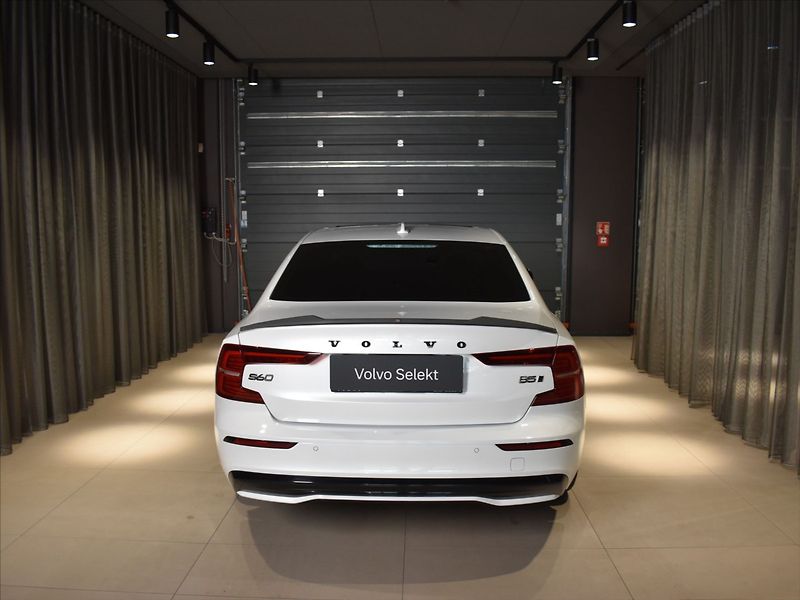 Volvo S60 2,0 B5 AWD Ultra Pano,Headup - fotka 5 z 25