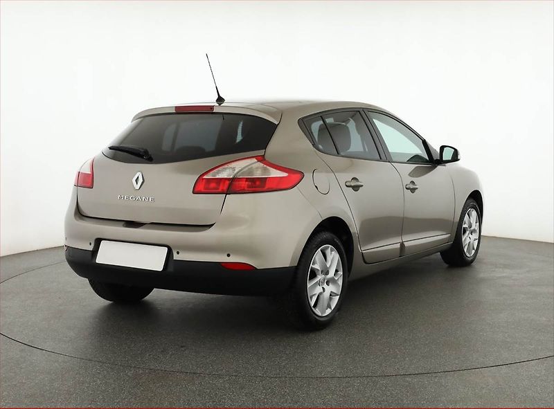 Renault Mégane (2013) 1.6 16V, Tempomat - fotka 5 z 13