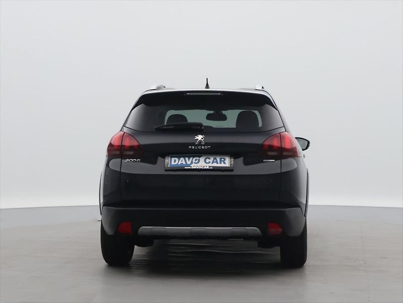 Peugeot 2008 1,2 Puretech 81kW Allure - fotka 6 z 25