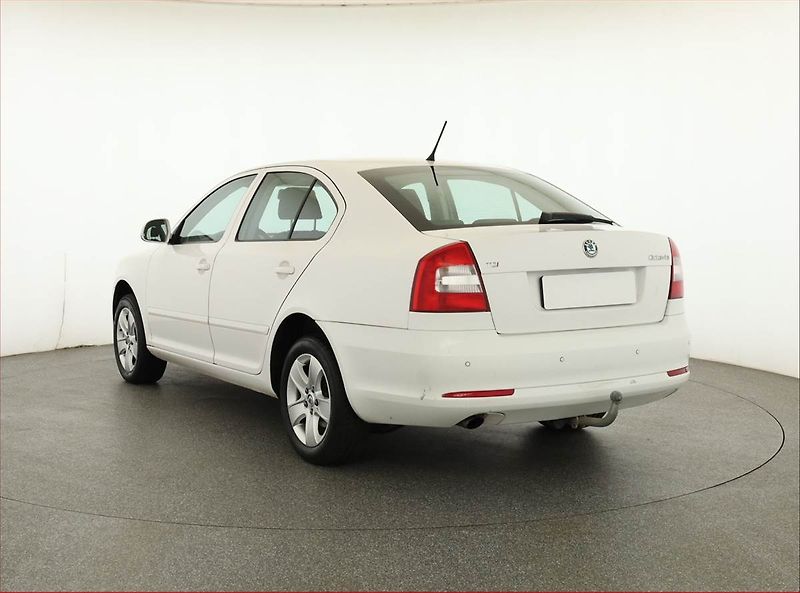 Škoda Octavia (2011) 2.0 TDI, Tempomat - fotka 4 z 14