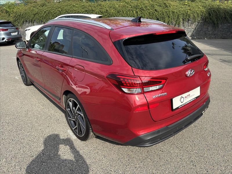 Hyundai i30 1,5 TGDi N-Line TOP STAV TAŽNÉ - fotka 3 z 47