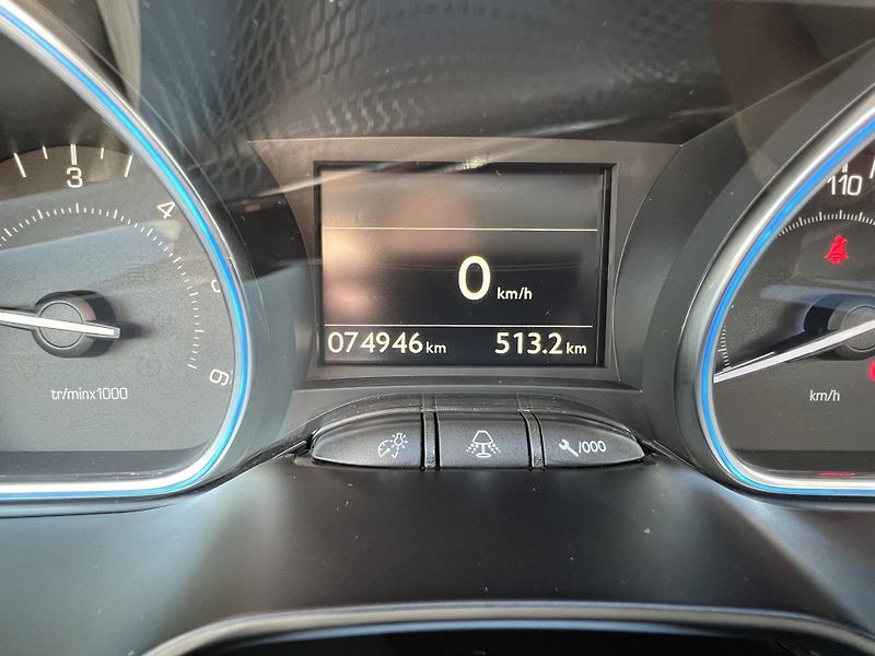 Peugeot 2008 (2019) 1.5 BlueHDi - fotka 20 z 40