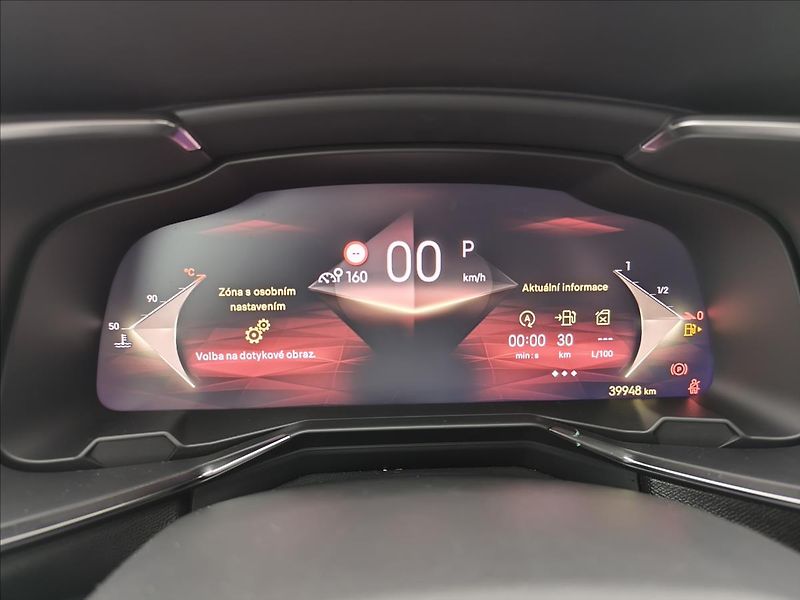 DS Automobiles DS7 Crossback 1,5   PERFOR. LINE 1.5 BLUEHDI - fotka 8 z 27