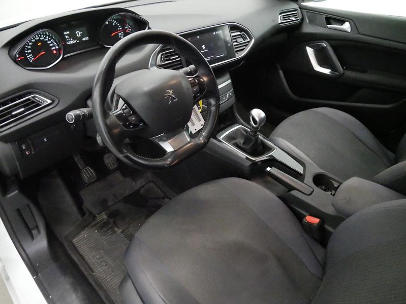 Peugeot 308 - fotka 5 z 6