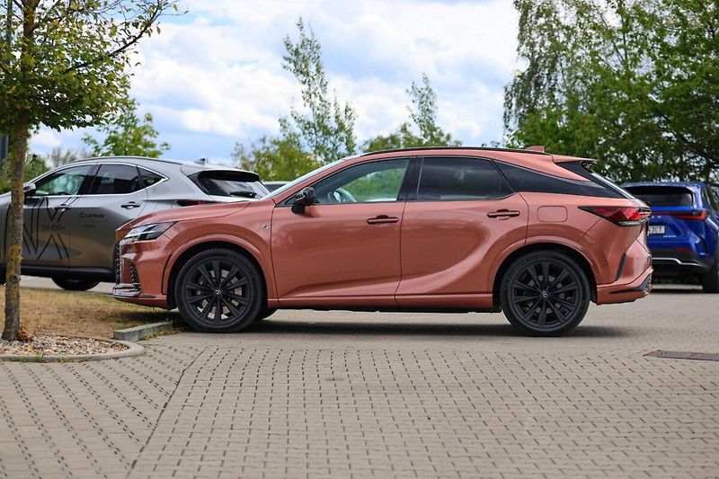 Lexus RX 500h 2,4 HEV F SPORT PLUS PANORAMIC - fotka 24 z 25