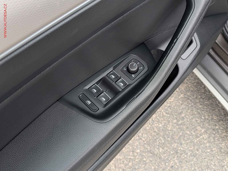 Volkswagen Passat (2017) 2.0TDi 4x4, 2.maj,ČR - fotka 11 z 21