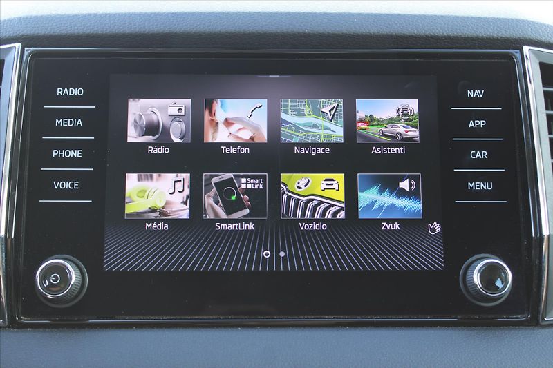 Škoda Karoq 2.0TDI 110kW 1MAJ. ČR - fotka 24 z 27