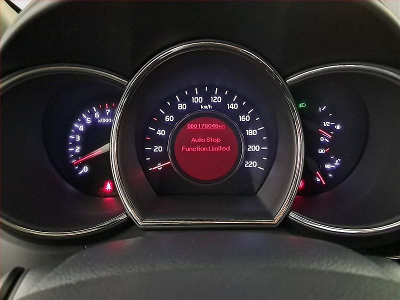 Kia Rio (2015) 1.25 CVVT, Tempomat - fotka 11 z 18