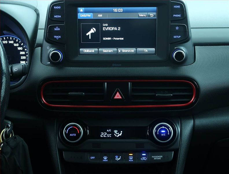 Hyundai Kona (2020) Style 1.6 T-GDI, Automat, ČR - fotka 12 z 19