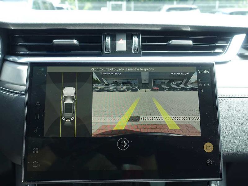 Jaguar F-Pace 2,0 R-Dynamic SE D200 4x4 - fotka 30 z 43