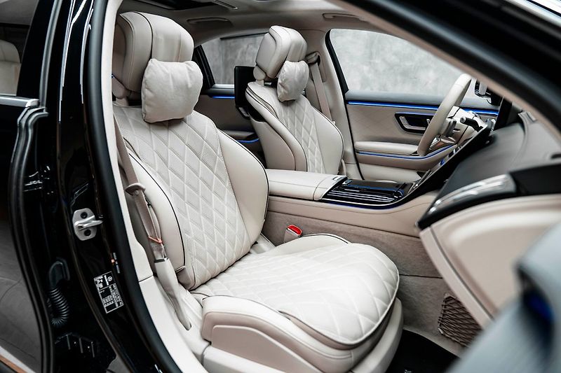 Mercedes-Benz Třídy S d 4MATIC - fotka 19 z 27