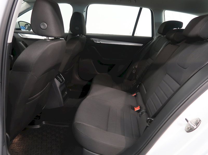 Škoda Octavia (2014) ELEGANCE 1.4TSI 103KW - fotka 15 z 33