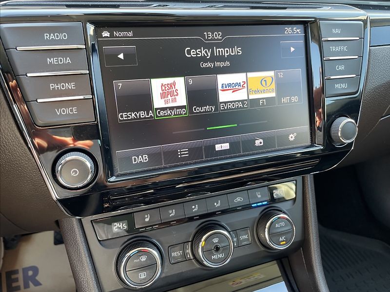 Škoda Superb 2,0 TDI 140KW 4X4 L&K DSG,ČR. - fotka 13 z 36
