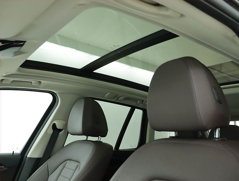 BMW iX3 (2021) 80 kWh, SoH 97% - fotka 18 z 20