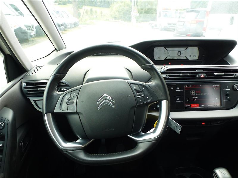 Citroën Grand C4 Picasso 1,2 PureTech 130HP Turbo 6MAN - fotka 33 z 51