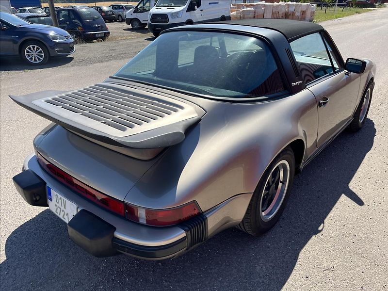 Porsche 911 3.0 SC HISTORICKÉ VOZIDLO - fotka 6 z 40