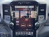RAM 1500 (2024) Laramie 5.7 V8 HEMI LIFT - náhled 31