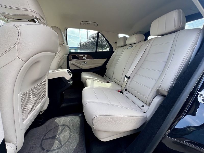 Mercedes-Benz GLE (2021) 400 d 4M AMG Line - fotka 10 z 29