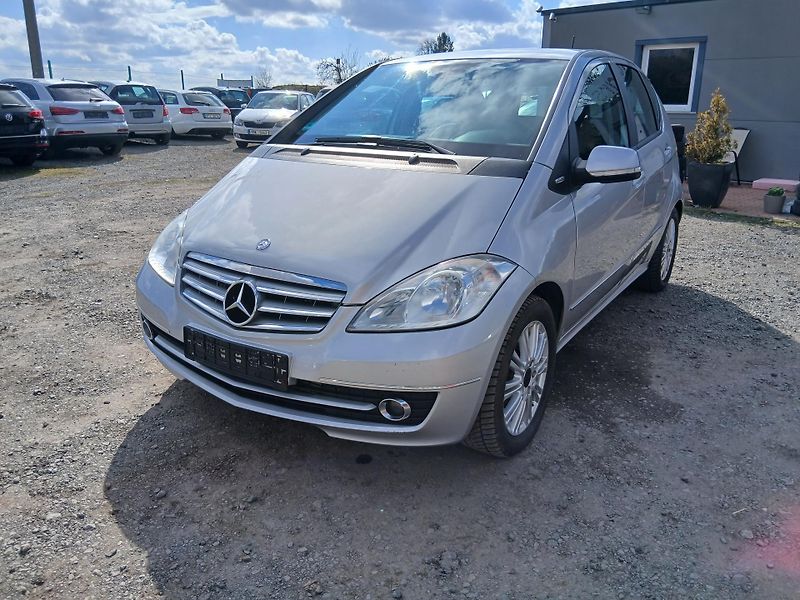 Mercedes-Benz Třídy A 180 CDI, automat, facelift - fotka 3 z 31