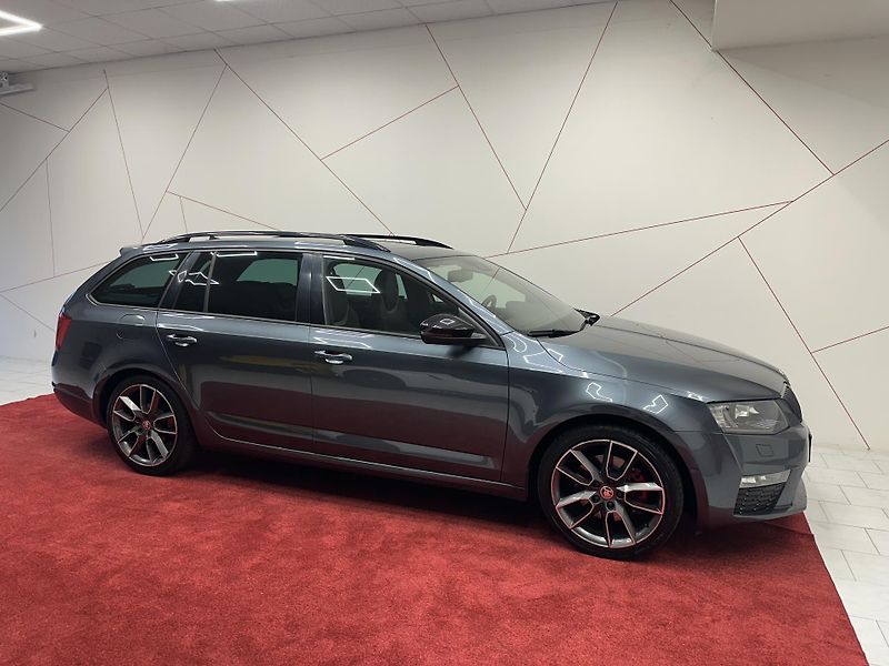 Škoda Octavia (2016) RS 2.0tdi*4x4*DSG*Nez. topení - fotka 6 z 20