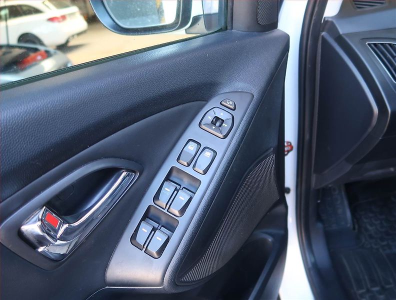 Hyundai ix35 (2013) 2.0 CRDi, 4X4, Automat - fotka 18 z 20
