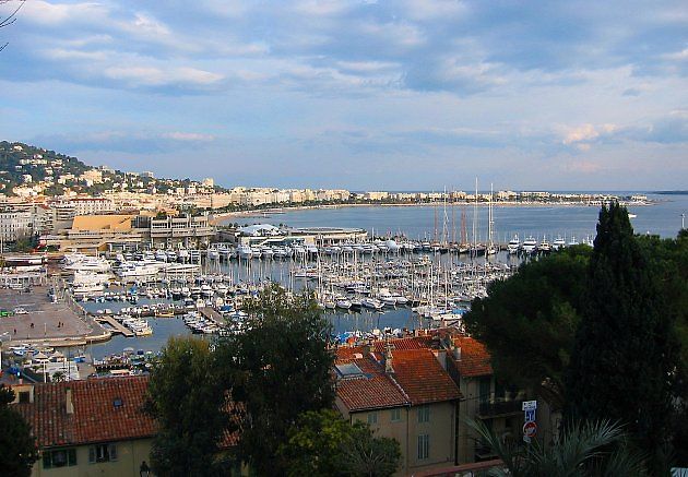 Francouzské letovisko Cannes, kde se od roku 1946 koná mezinárodní filmový festival., zdroj: Wikimedia Commons, Kenshin commonswiki