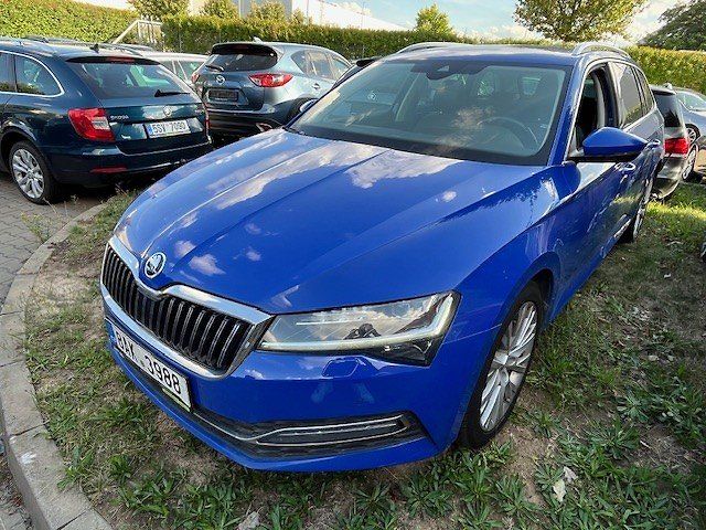 Škoda Superb Combi - fotka 5 z 12