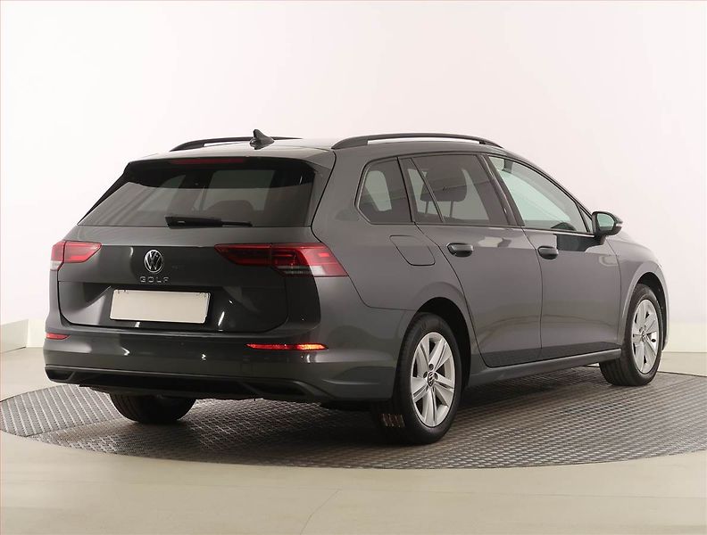 Volkswagen Golf (2023) Life 2.0 TDI, Automat - fotka 5 z 23