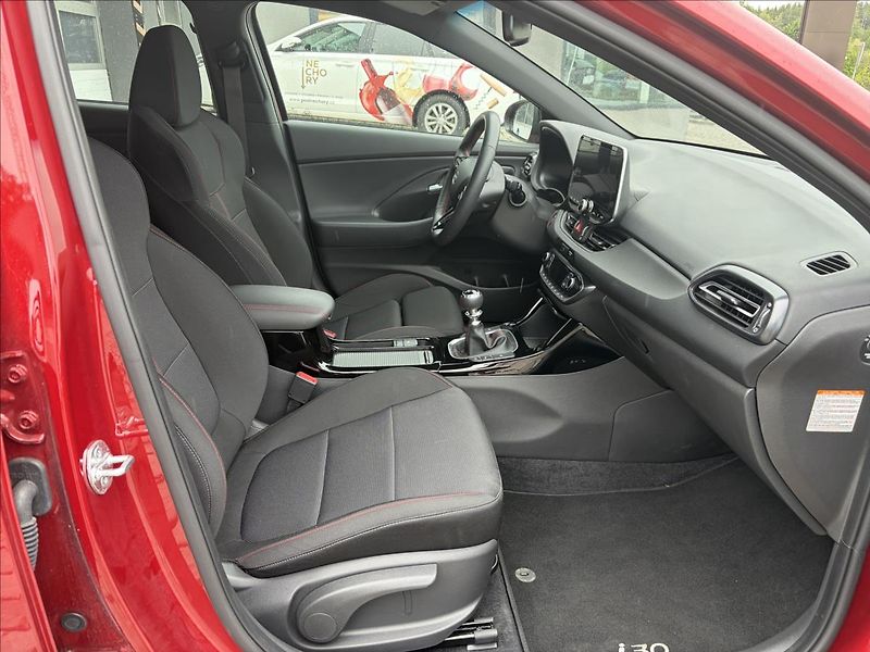 Hyundai i30 1,5 T-GDI N-Line - fotka 15 z 19