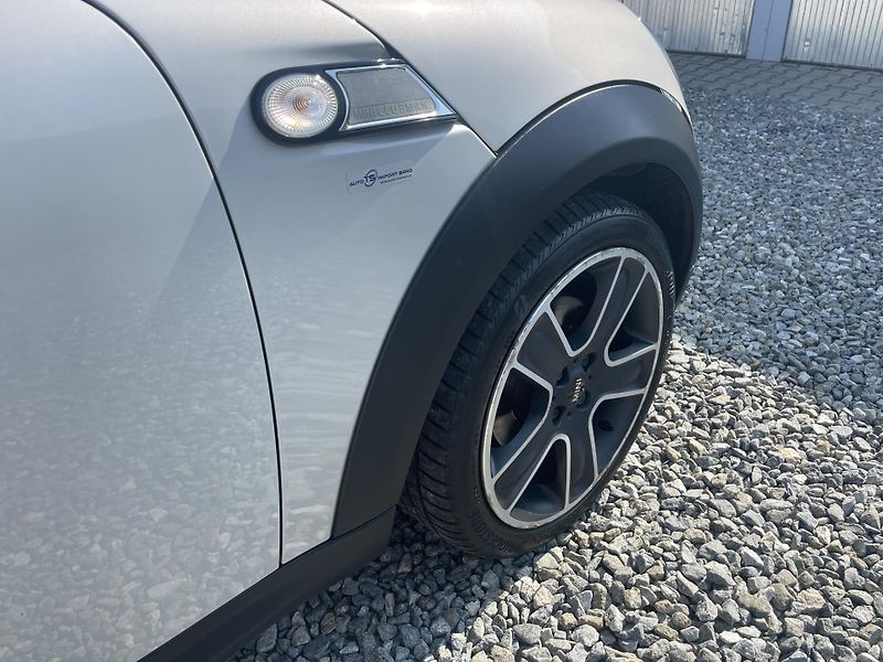 Mini Clubman 1.4i 95PS CLUBMAN REZERVACE!!! - fotka 75 z 176
