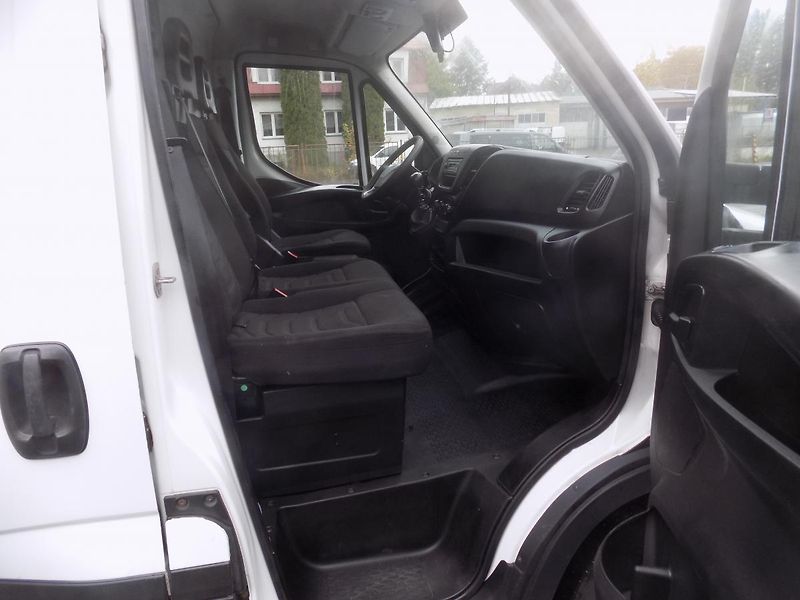 Iveco Daily (2015) 2,3 93KW 35S13 KLIMA - fotka 24 z 31