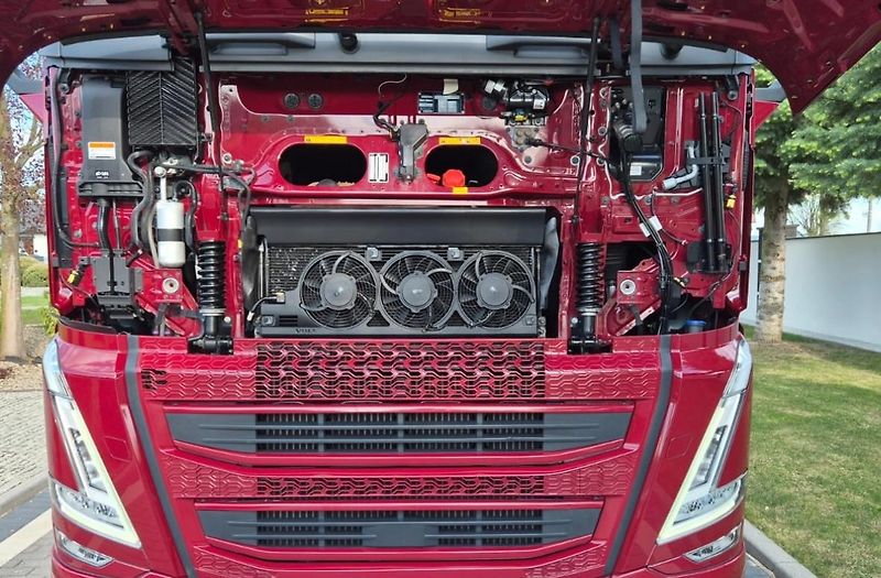 Volvo FH (2023) 500 tahač EURO 6 - fotka 6 z 17