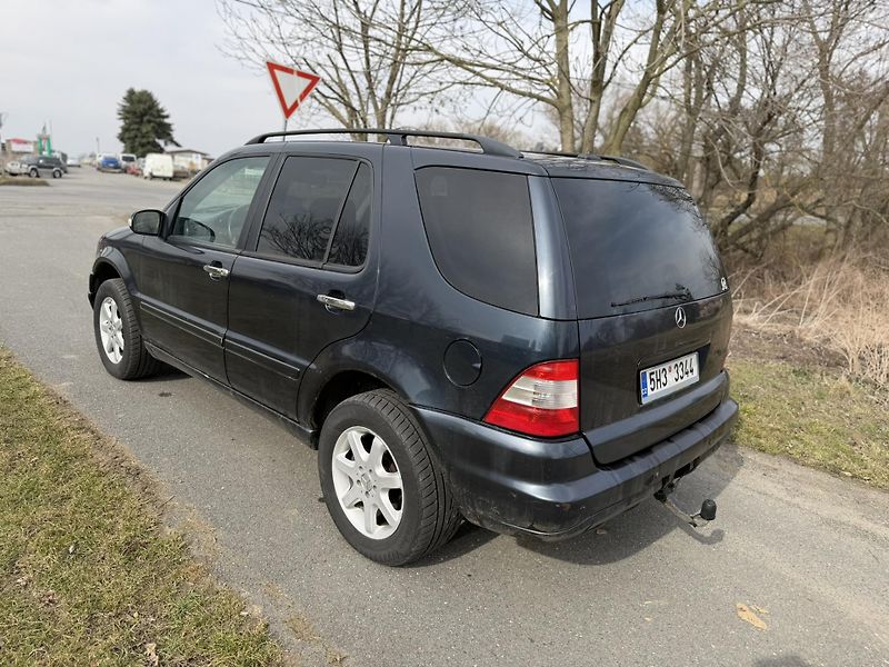 Mercedes-Benz Třídy M (2001) ML270 120kW, Tažné, Automat - fotka 3 z 19