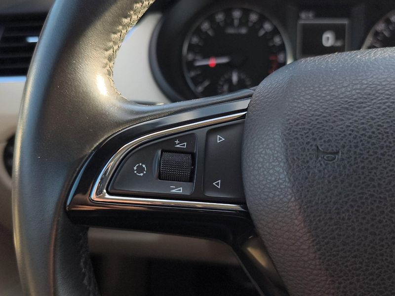 Škoda Octavia (2014) ELEGANCE 1.6 TDi 77kw, ČR - fotka 11 z 25
