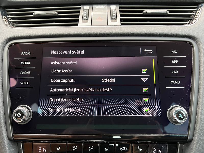 Škoda Octavia (2018) 1.5 TSI 110Kw! Style! Tažné! - fotka 32 z 37