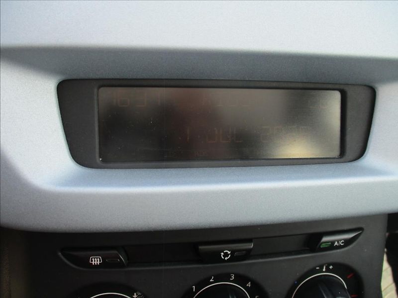 Citroën C3 1,2 VTi,klima,serv.kn.CZ - fotka 13 z 25