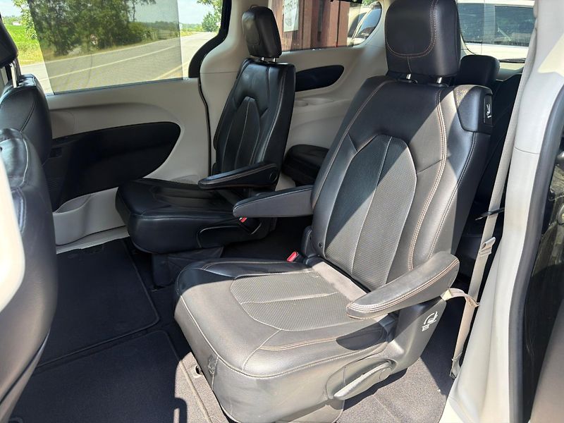 Chrysler Pacifica (2020)  3,6 Pentastar RU L Kůže 2020 - fotka 12 z 20