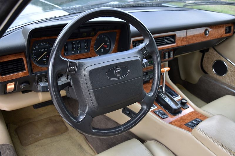 Jaguar XJS (1990) 5.3 V12 CLASSIC COLLECTION - fotka 10 z 49