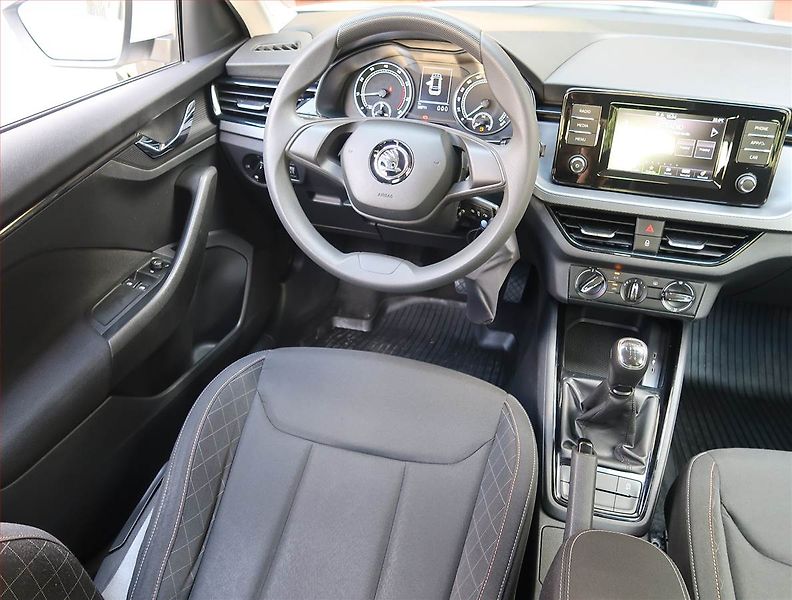 Škoda Kamiq (2023) Ambition 1.0 TSI, Serv.kniha - fotka 7 z 16