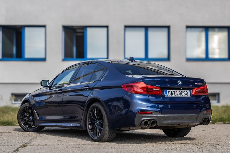 BMW Řada 5 - fotka 7 z 28