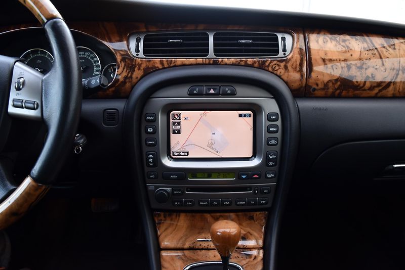 Jaguar X-Type 2.5 V6 AWD EXECUTIVE LIMITED - fotka 20 z 51