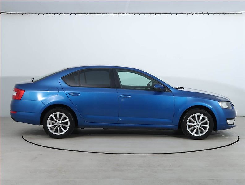 Škoda Octavia (2013) 1.2 TSI, Tempomat - fotka 6 z 18