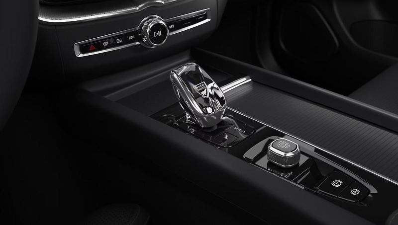 Volvo XC60 (2026) B5 PLUS - fotka 11 z 13
