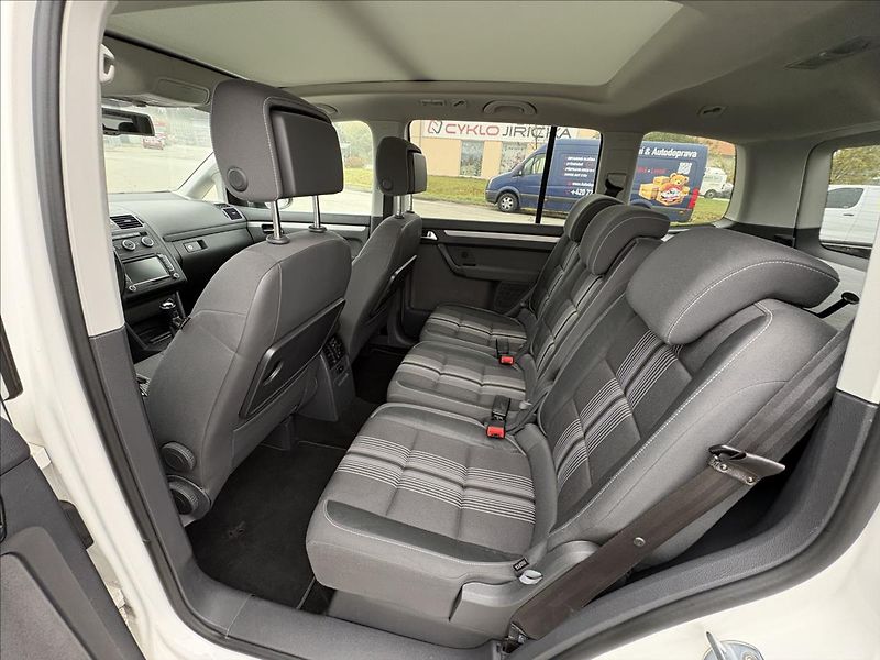 Volkswagen Touran 2,0 TDi 103kW Xen,Pano,Nez.top - fotka 32 z 42