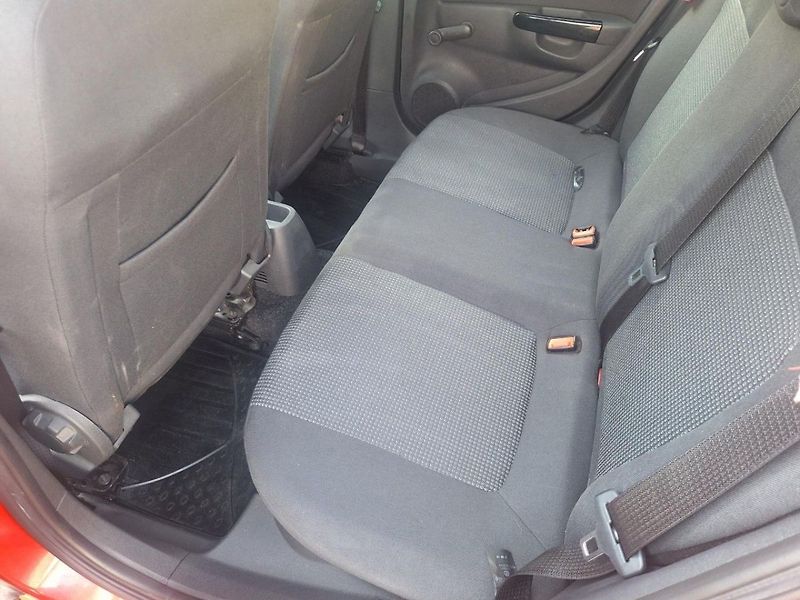Opel Corsa 1,0 - fotka 4 z 19