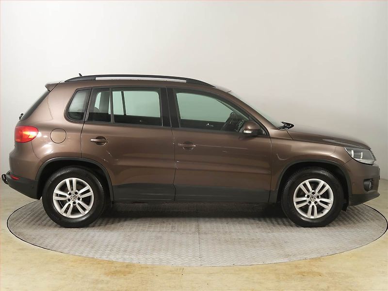 Volkswagen Tiguan (2015) 2.0 TDI, ČR,1.maj, Tempomat - fotka 6 z 17