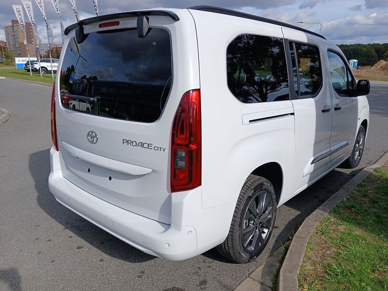Toyota ProAce City Verso 1,5D VIP 7 míst AT long - fotka 3 z 8
