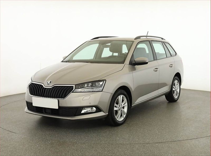 Škoda Fabia (2019) Style 1.0 TSI, Serv.kniha - fotka 2 z 16